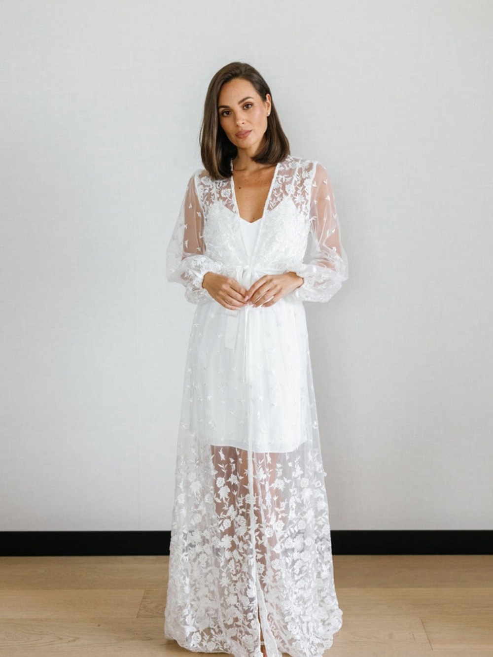 LE ROSE LACE MAXI BRIDAL ROBE - INCLUDES SLIP. Size small. New without tags